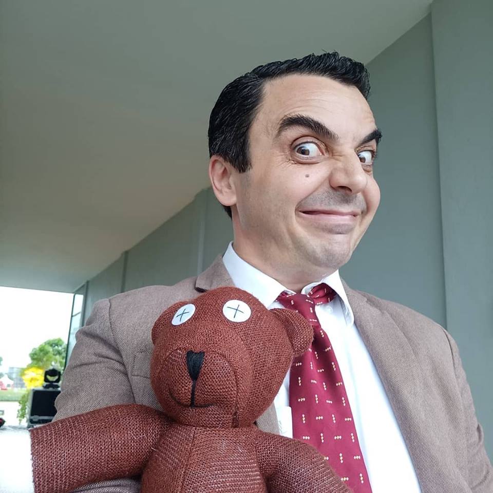 Faiket Luari He does look like Mr. Bean, doesn't he?